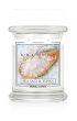Kringle Candle Średnia świeca zapachowa z dwoma knotami Sea Salt & Tonka 411 g